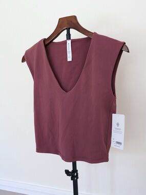 Athleta Sleeveless V-Neck Longline Bra Crop Tank Top in Mauve